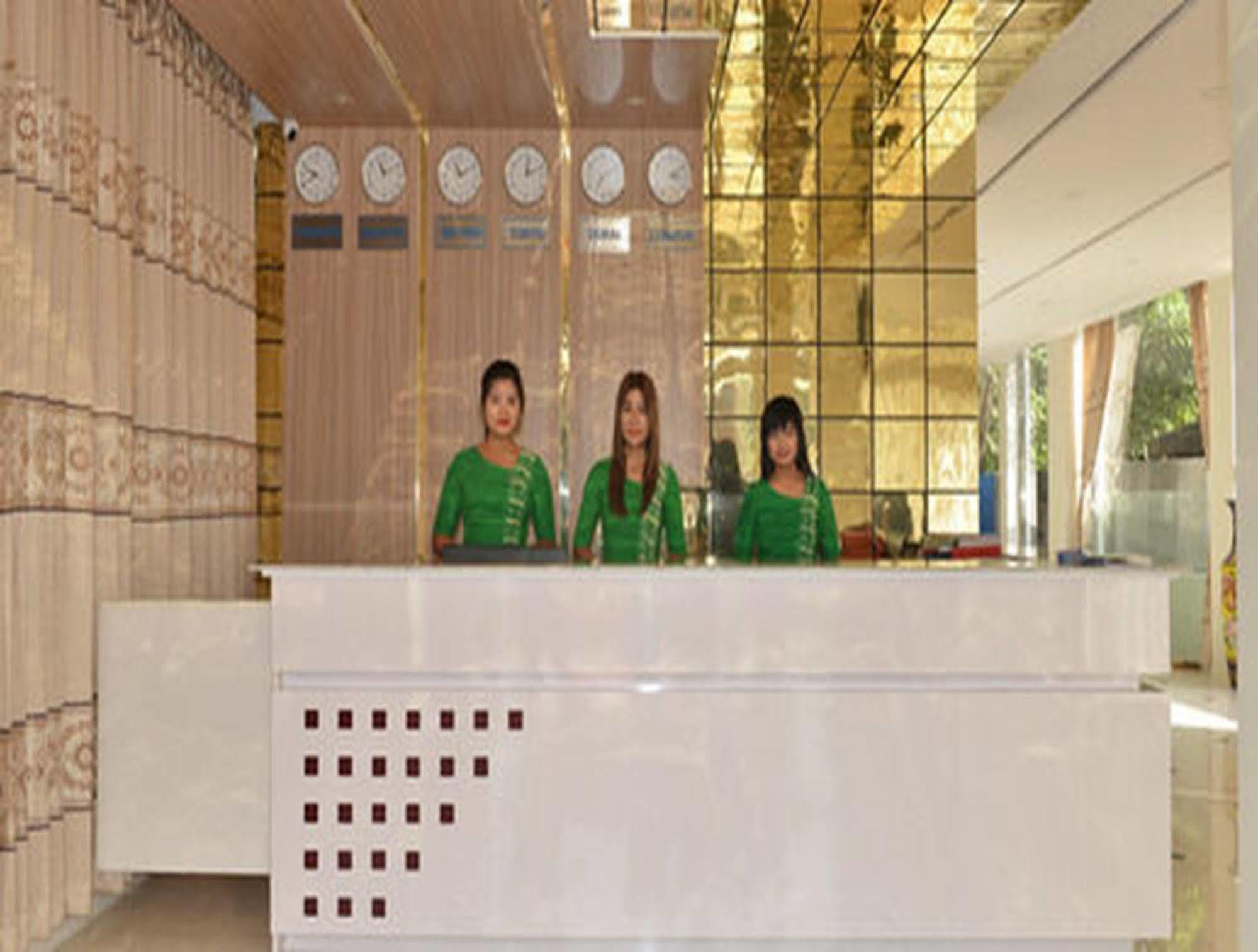 Hotel Myitkyinā Extérieur photo